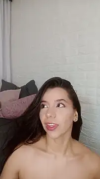 AprilRous Adlı Modelin Canlı Sohbet Odası