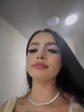 BustyAngelXXX Adlı Modelin Canlı Sohbet Odası