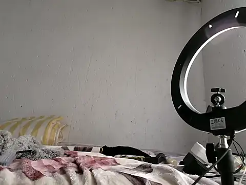 Demon_Baddie: δωμάτιο απευθείας συνομιλίας