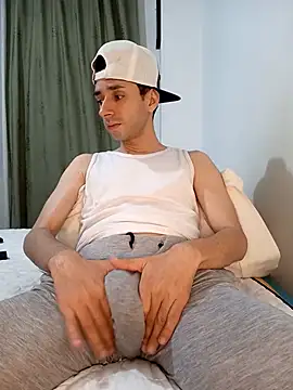 Seks show uživo modela Kamilonfire18 na kameri