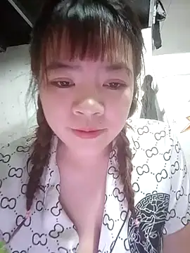 חדר צ'אט בשידור חי של Loleml01