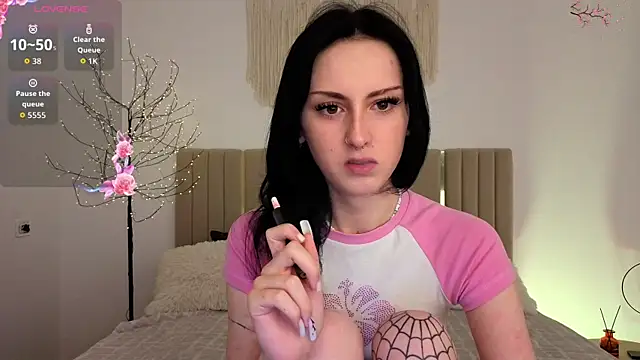 Pokazy przed seks kamerką na żywo – Little1_molly