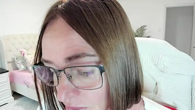 Vika73's Live Chat Room