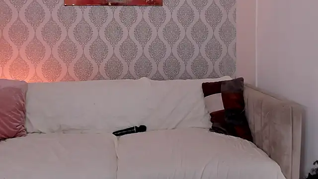 Nikki_Rousmel Ruang Obrolan Langsung