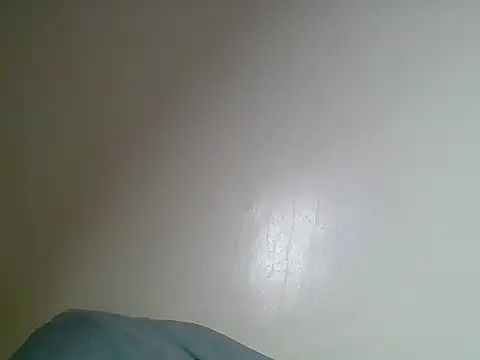 kee_vigin Adlı Modelin Canlı Sohbet Odası