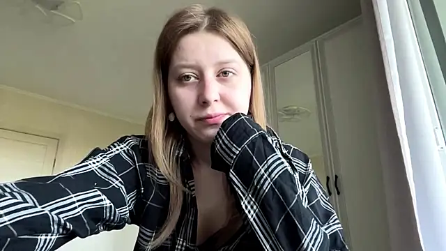 HeyItsAgata's Live Chat Room