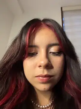חדר צ'אט בשידור חי של softdoll-_