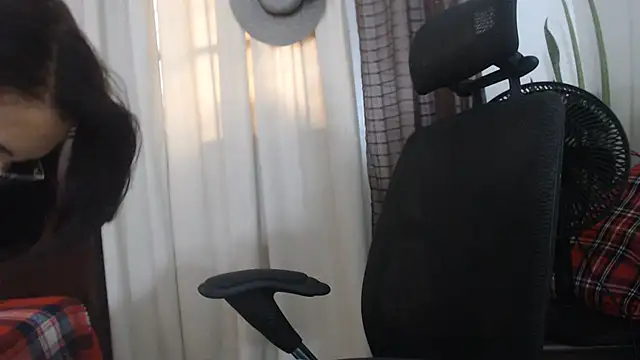 חדר צ'אט בשידור חי של jenny_milf69