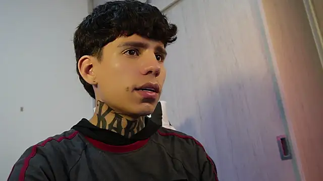הופעת סקס קאם בשידור חי של Angel_Luna0
