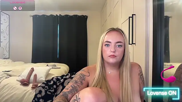 CurvyWetWife Live Chatraum