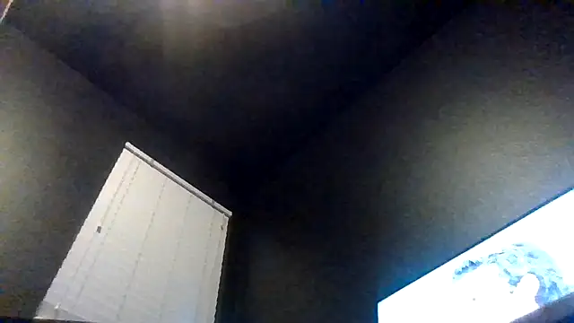 Tallhungcloudyyy élő chatszobája