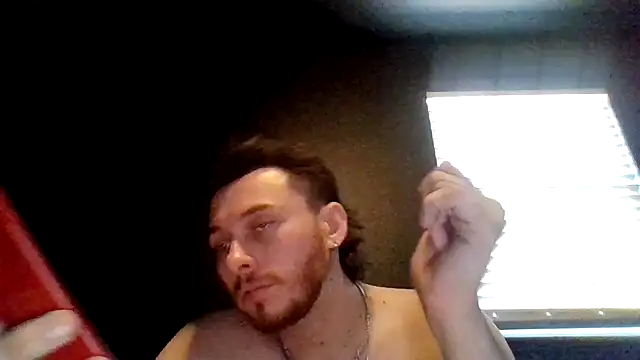 Tallhungcloudyyyn Live chat-huone