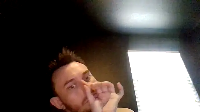 Tallhungcloudyyyn Live chat-huone