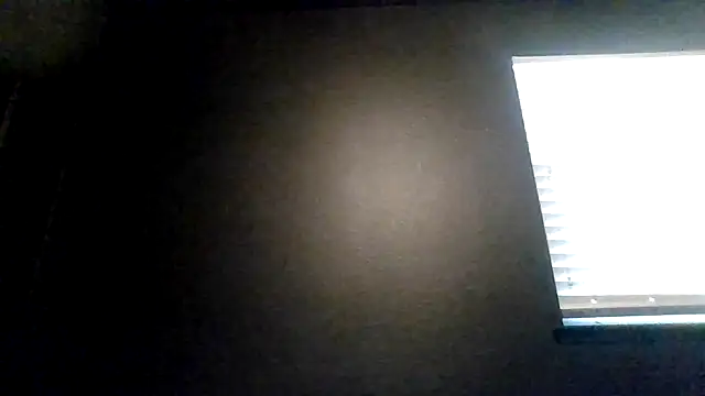 Tallhungcloudyyy's Live Chat Room