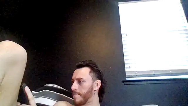 Cloudyydayzz Live chatroom