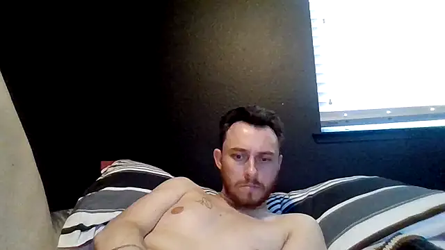 Cloudyydayzz élő chatszobája
