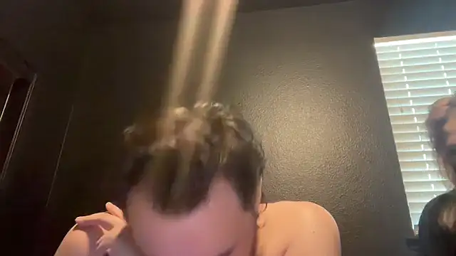 Cloudyydayzz чат на живо