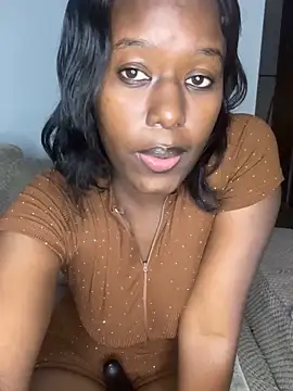 Lushlola254's Live Chat Room