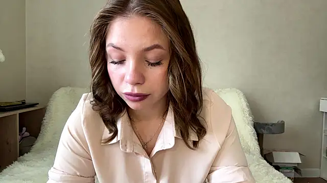 غرفة دردشة Lia_be_mine المباشرة