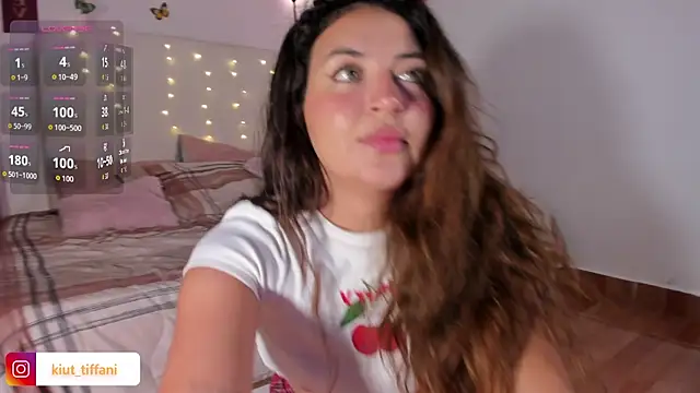 חדר צ'אט בשידור חי של Kiut_tiff