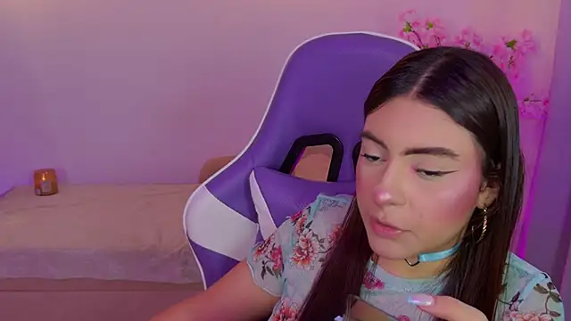 חדר צ'אט בשידור חי של mayavexx