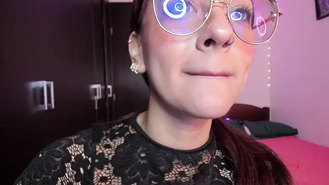 Živá chatovací místnost Lucy_Doll85