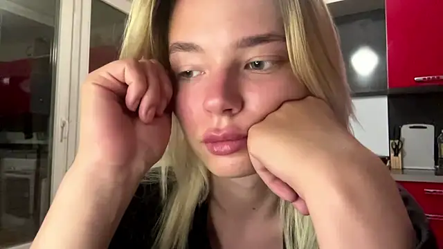 KimberliBaskerville Adlı Modelin Canlı Sohbet Odası