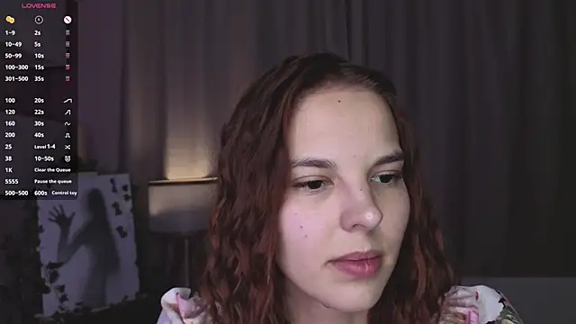 Živá chatovací místnost SinaHogsette