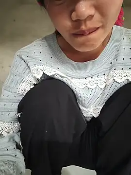 Emma-sin Adlı Modelin Canlı Sohbet Odası