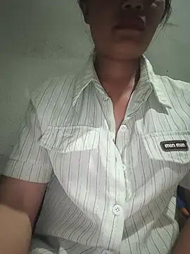 Emma-sin Adlı Modelin Canlı Sohbet Odası