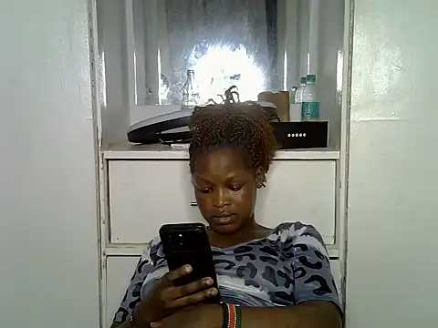 Pinky_lina1's Live Chat Room