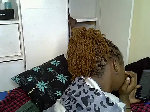 Sala de chat ao vivo de Pinky_lina1
