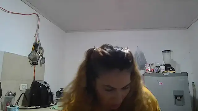 Layla-Astrum Live Chatraum