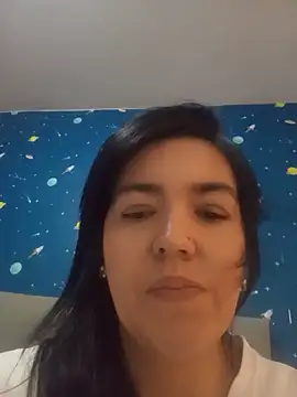 Chatroom en direct de dhanya_moon