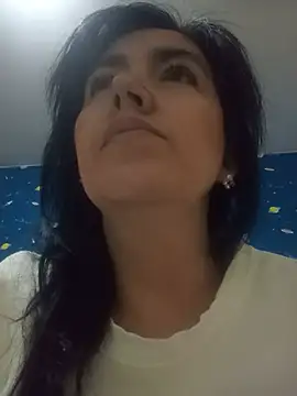 dhanya_moon Live Chatraum
