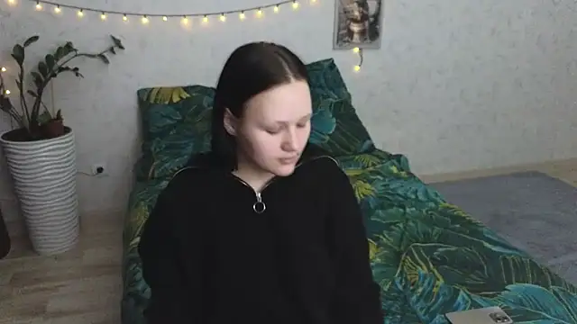 Tori_cute's Live Chat Room