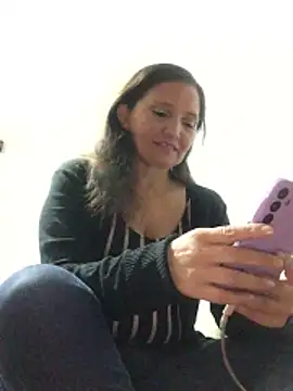 חדר צ'אט בשידור חי של Alexa_montiel