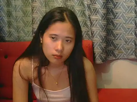 petiteasian_pinaygirl Adlı Modelin Canlı Sohbet Odası