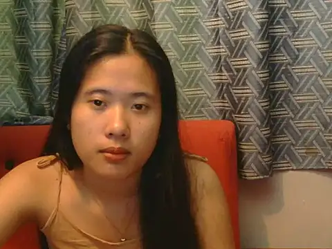 petiteasian_pinaygirl Adlı Modelin Canlı Sohbet Odası