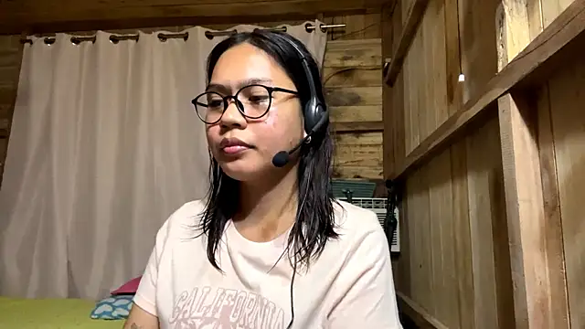 ห้องแชทสดของ SalleyRoloff