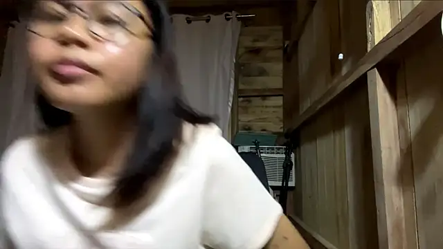 חדר צ'אט בשידור חי של SalleyRoloff