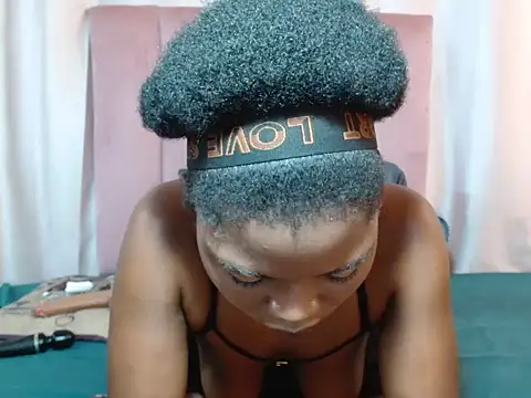 Tianaah's Live Chat Room