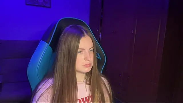 חדר צ'אט בשידור חי של SilkSinner_