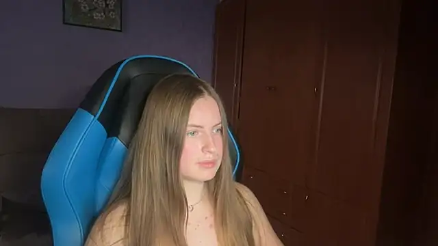 חדר צ'אט בשידור חי של SilkSinner_