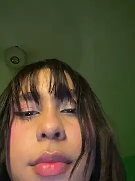 חדר צ'אט בשידור חי של mara_vip12
