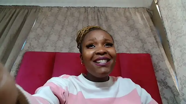 YummyMilkyLane's Live Chat Room