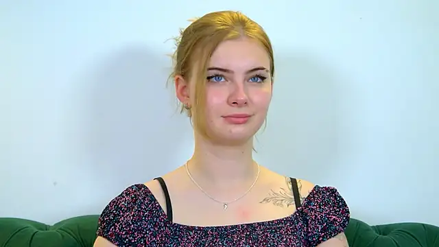 غرفة دردشة NicoleNorton المباشرة