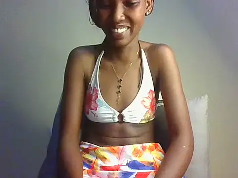 Smiley_babe Adlı Modelin Canlı Sohbet Odası