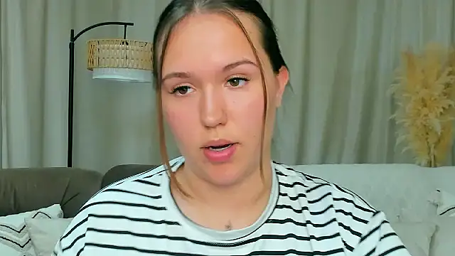 Phòng Chat Trực Tiếp Carolina__Sweet