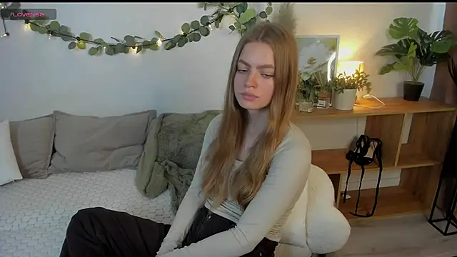 HoneyEmilly чат на живо